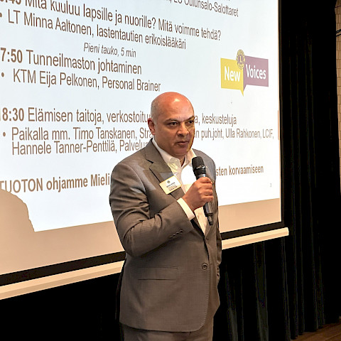 Lions Int. hallintojohtaja Sanjeev Ahujan terveiset päämajasta ja puheenvuoro moninaisuuden ja erilaisuuden hyväksymisestä ja yksinäisyyden poistamisen tärkeydestä.